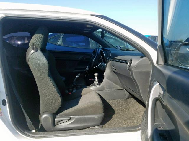 JTKJF5C70B3008294 - 2011 TOYOTA SCION TC თეთრი ფოტო 5