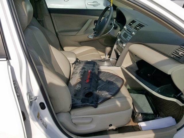 4T1BB46K39U075814 - 2009 TOYOTA CAMRY HYBR WHITE photo 5