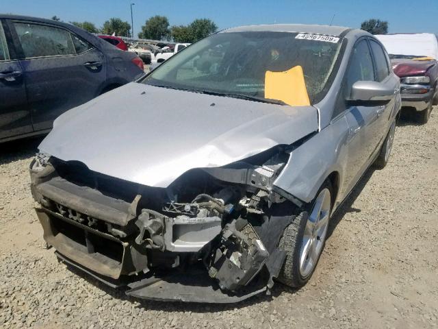 1FAHP3N29CL356613 - 2012 FORD FOCUS TITA SILVER photo 2