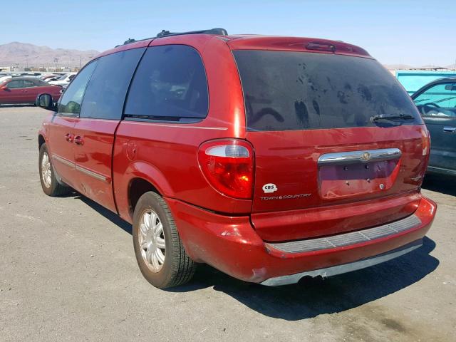 2C4GP54L55R445312 - 2005 CHRYSLER TOWN & COU RED photo 3