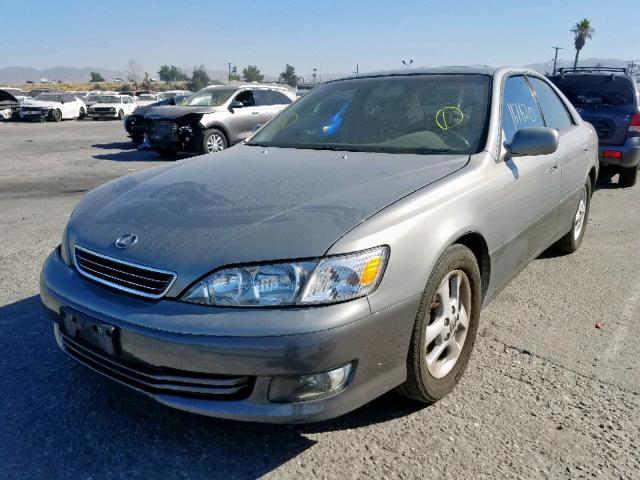 JT8BF28G6Y5101173 - 2000 LEXUS ES 300 GRAY photo 2