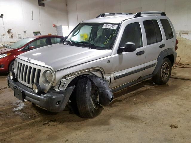 1J4GL38K06W101259 - 2006 JEEP LIBERTY RE SILVER photo 2