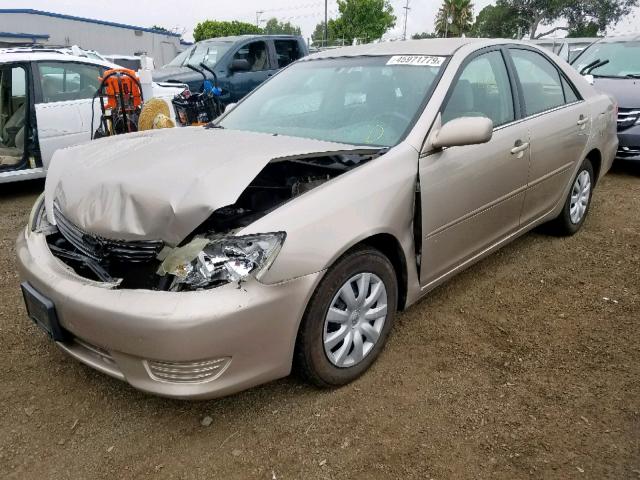 4T1BE32K15U028203 - 2005 TOYOTA CAMRY LE GOLD photo 2