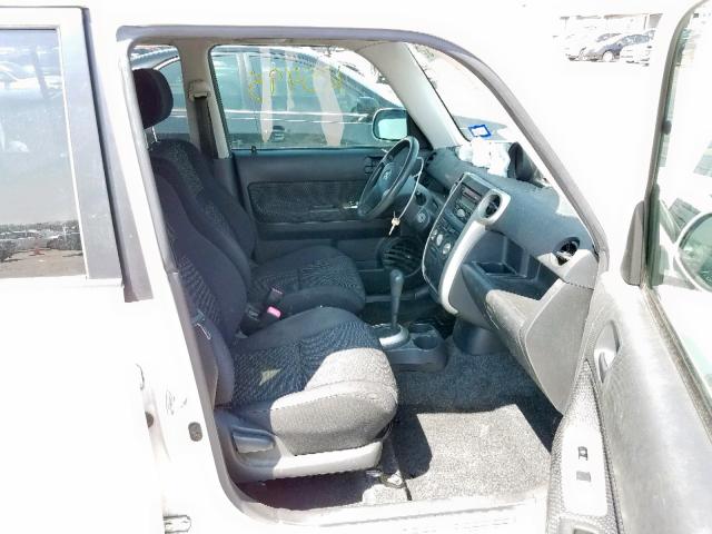 JTLKT324X40150841 - 2004 TOYOTA SCION XB თეთრი ფოტო 5