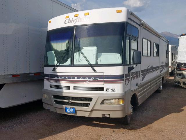 3FCNF53S7XJA17935 - 1999 FORD RV WHITE photo 2