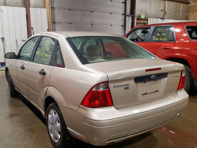 1FAHP34N26W143873 - 2006 FORD FOCUS ZX4 TAN photo 3