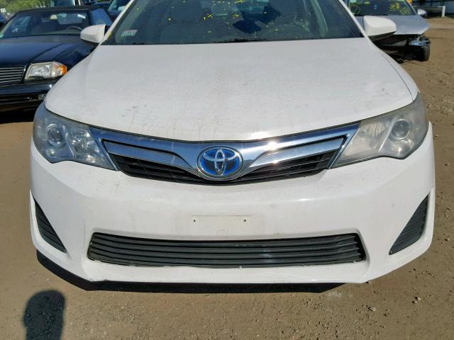 4T1BD1FK0CU023802 - 2012 TOYOTA CAMRY HYBR WHITE photo 9