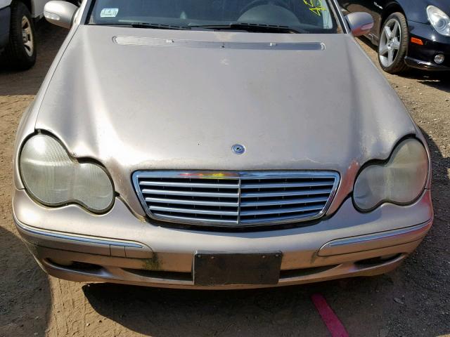 WDBRF84J24F548901 - 2004 MERCEDES-BENZ C 320 4MAT GOLD photo 7