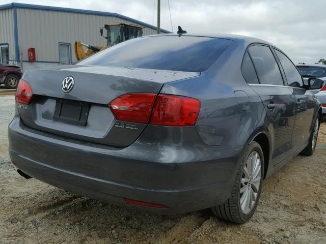 3VWLX7AJ3BM303893 - 2011 VOLKSWAGEN JETTA SEL GRAY photo 4