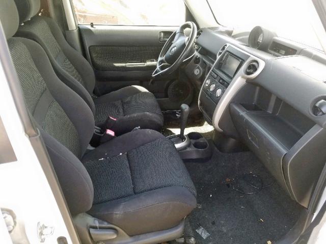 JTLKT324X64045258 - 2006 TOYOTA SCION XB 白色 照片 5