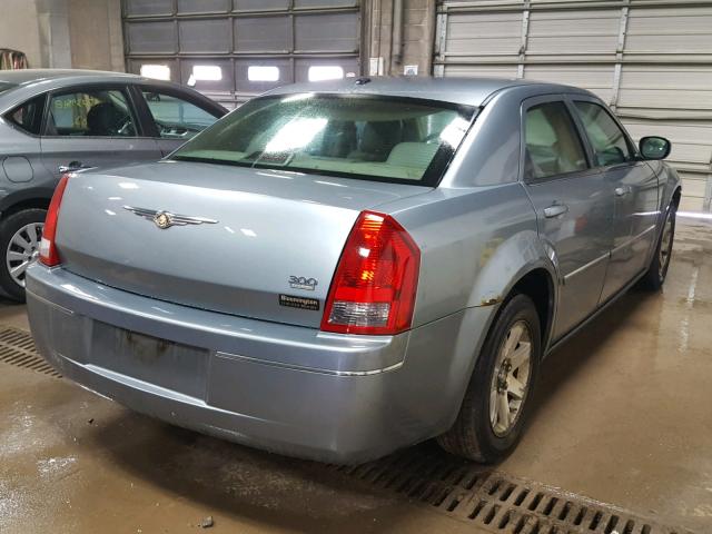 2C3KA53G17H715438 - 2007 CHRYSLER 300 TOURIN SILVER photo 4