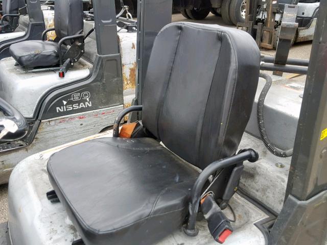 CUL029Q1300 - 2006 NISSAN FORK LIFT SILVER photo 6