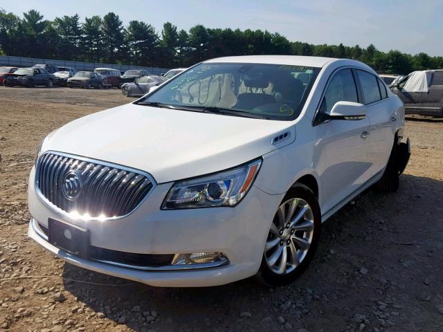 1G4GB5G31GF211748 - 2016 BUICK LACROSSE WHITE photo 2