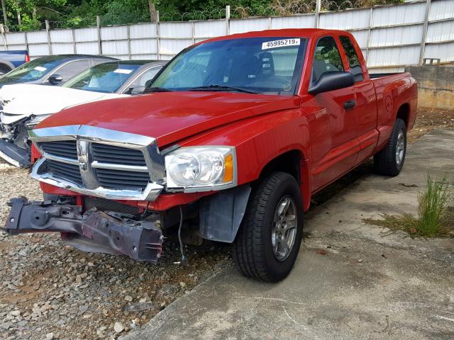 1D7HE42N45S183232 - 2005 DODGE DAKOTA SLT RED photo 2