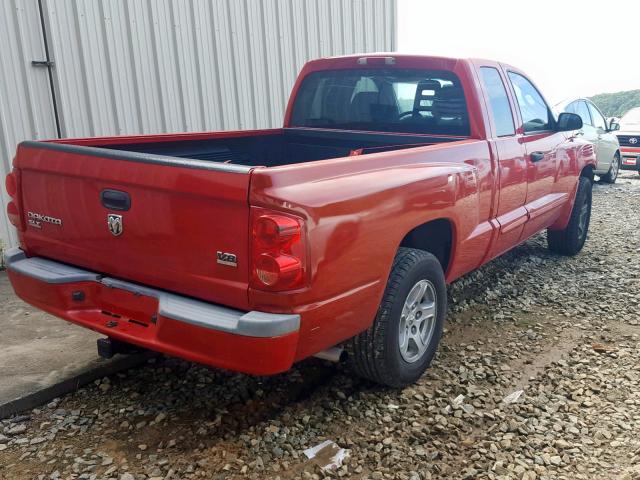 1D7HE42N45S183232 - 2005 DODGE DAKOTA SLT RED photo 4