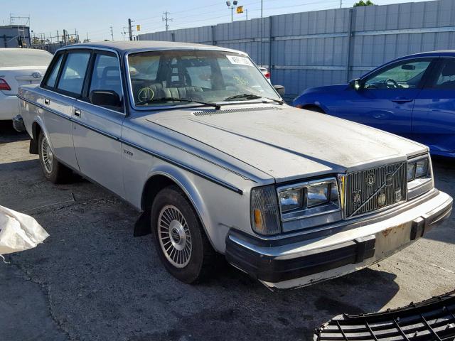 YV1BX694XB1113605 - 1981 VOLVO 264 SILVER photo 1