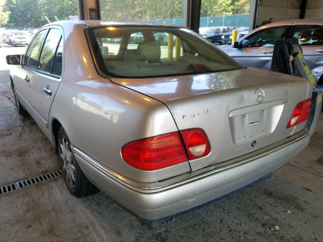 WDBJF65F4WA499793 - 1998 MERCEDES-BENZ E 320 GOLD photo 3