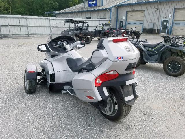 2BXJBWC17AV000534 - 2010 CAN-AM SPYDER ROA SILVER photo 3