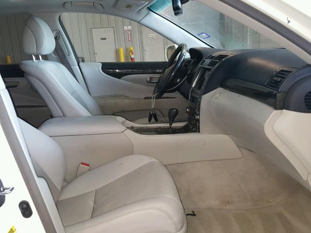 JTHBL46F375015851 - 2007 LEXUS LS 460 WHITE photo 5