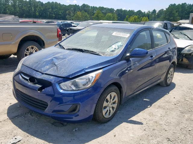 KMHCT5AE7HU322419 - 2017 HYUNDAI ACCENT SE BLUE photo 2