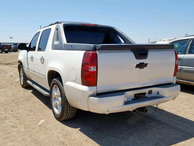 3GNVKGE00AG285708 - 2010 CHEVROLET AVALANCHE WHITE photo 3