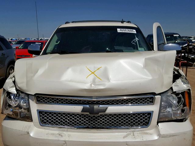 3GNVKGE00AG285708 - 2010 CHEVROLET AVALANCHE WHITE photo 7