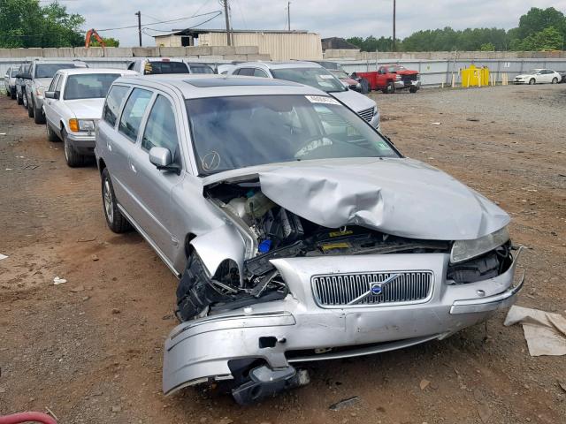 YV1SW592552519494 - 2005 VOLVO V70 FWD SILVER photo 1