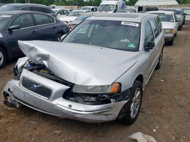 YV1SW592552519494 - 2005 VOLVO V70 FWD SILVER photo 2