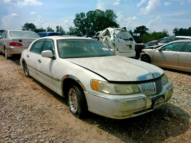 1LNHM83W0YY773856 - 2000 LINCOLN TOWN CAR C WHITE photo 1