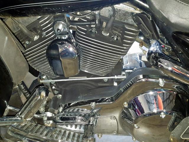 1HD1FCW115Y623218 - 2005 HARLEY-DAVIDSON FLHTCUI BLACK photo 6