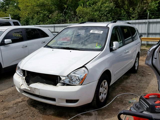 KNDMG4C35A6334629 - 2010 KIA SEDONA LX WHITE photo 2