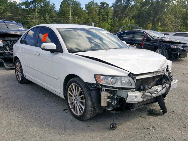 YV1382MS2A2491622 - 2010 VOLVO S40 2.4I WHITE photo 1