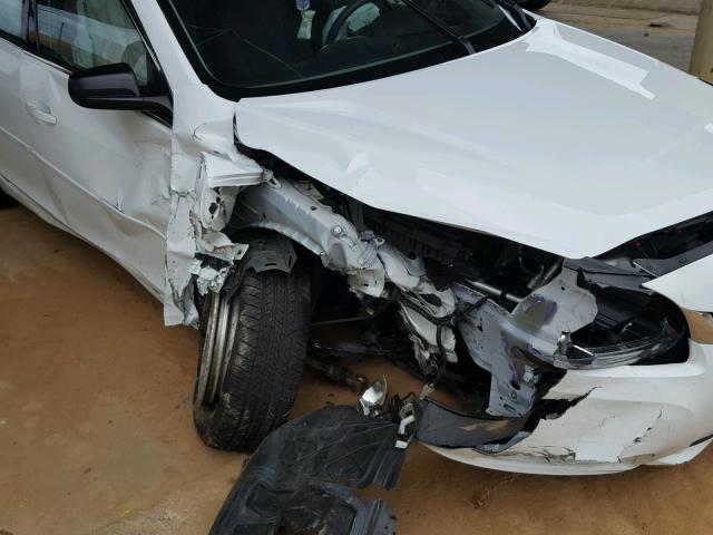 1G11B5SL7FF283921 - 2015 CHEVROLET MALIBU LS თეთრი ფოტო 9