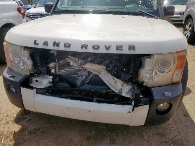 SALAA25495A302907 - 2005 LAND ROVER LR3 WHITE photo 9