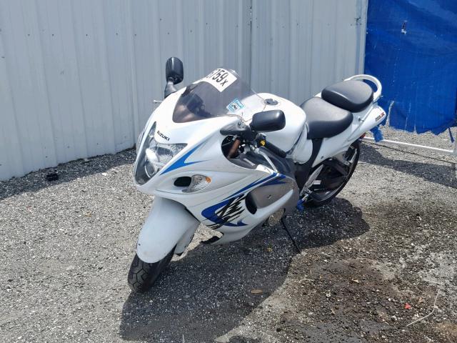 JS1GX72AX92101860 - 2009 SUZUKI GSX1300 R WHITE photo 2