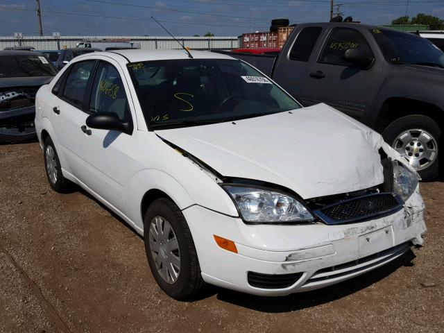 1FAFP34N85W291175 - 2005 FORD FOCUS ZX4 WHITE photo 1