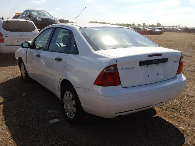 1FAFP34N85W291175 - 2005 FORD FOCUS ZX4 WHITE photo 3