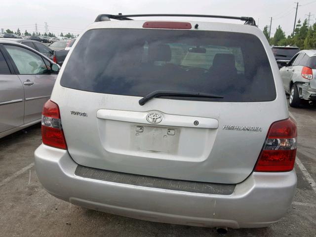 JTEDD21A050129271 - 2005 TOYOTA HIGHLANDER SILVER photo 9