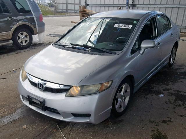 2HGFA1F63AH505053 - 2010 HONDA CIVIC LX-S Gümüş foto 2