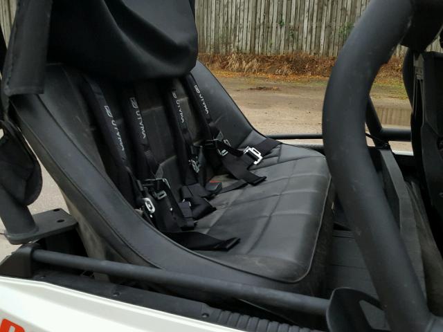 3JBKKAN26FJ002431 - 2015 CAN-AM COMMANDER WHITE photo 11