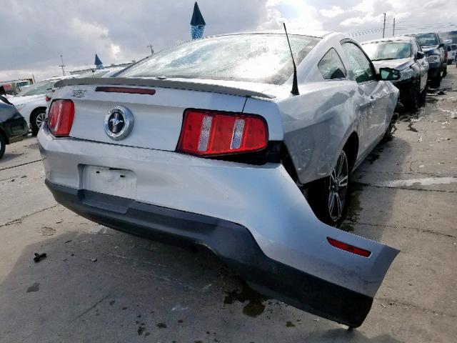 1ZVBP8AM3C5287536 - 2012 FORD MUSTANG SILVER photo 4