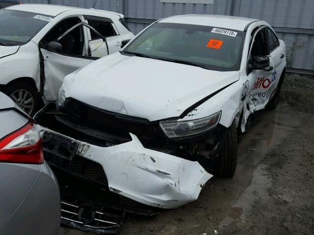 1FAHP2MK0FG138021 - 2015 FORD TAURUS POL WHITE photo 2