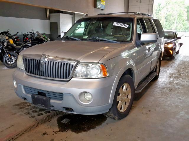 5LMFU28R13LJ05896 - 2003 LINCOLN NAVIGATOR ვერცხლისფერი ფოტო 2