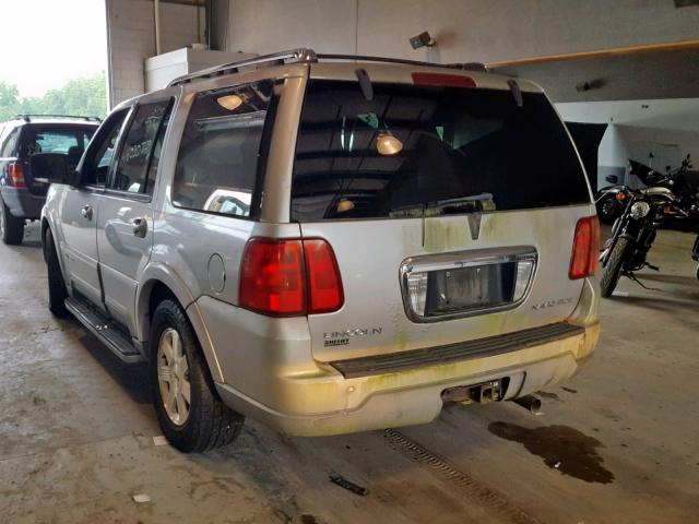 5LMFU28R13LJ05896 - 2003 LINCOLN NAVIGATOR ვერცხლისფერი ფოტო 3