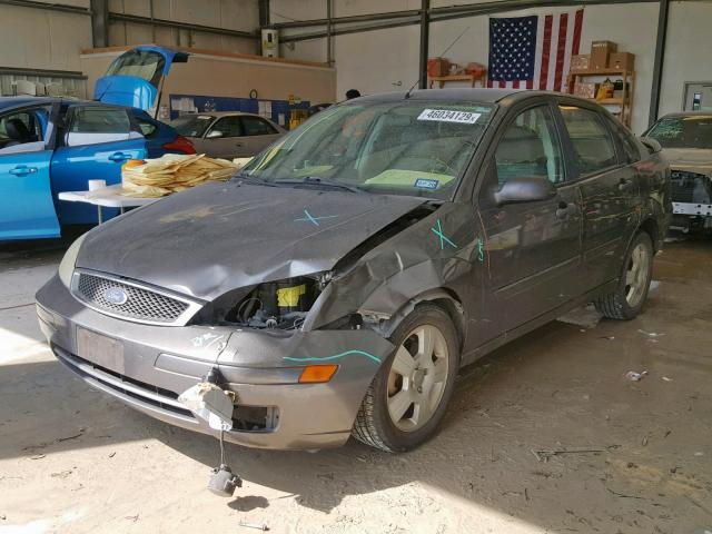 1FAHP34N07W129326 - 2007 FORD FOCUS ZX4 GRAY photo 2