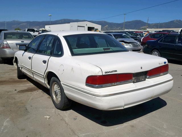 2FALP73W6VX210134 - 1997 FORD CROWN VICT WHITE photo 3