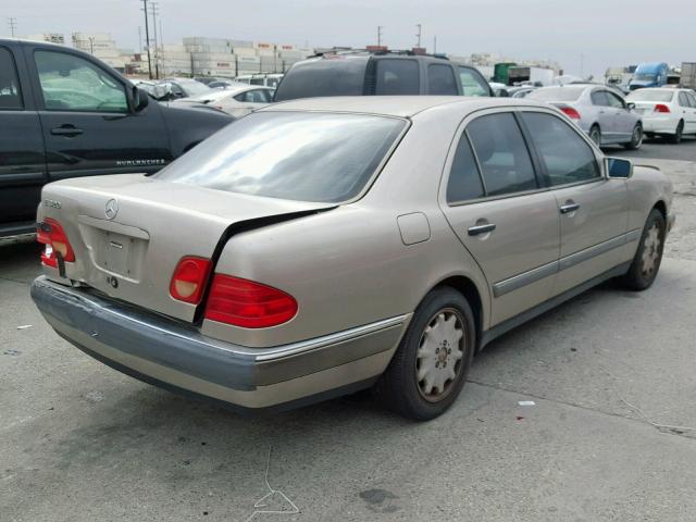 WDBJF55F0VA277390 - 1997 MERCEDES-BENZ E 320 GOLD photo 4