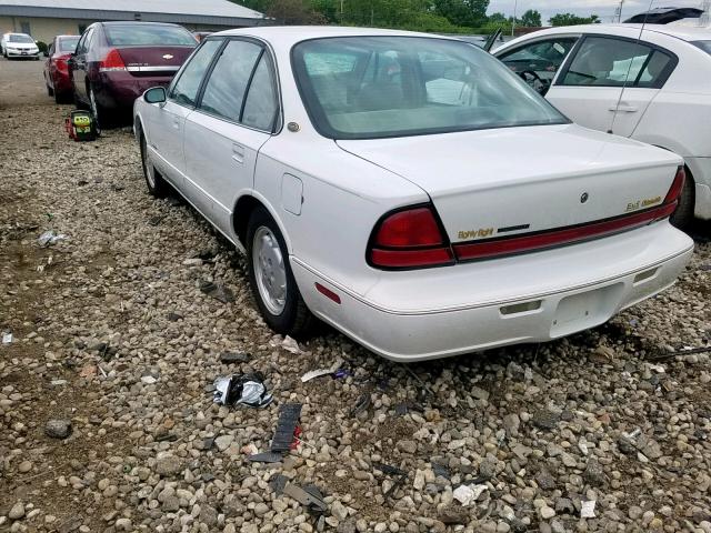 1G3HC52K8X4837264 - 1999 OLDSMOBILE 88 50TH AN WHITE photo 3