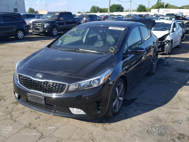 3KPFN4A89HE071921 - 2017 KIA FORTE EX BLACK photo 2