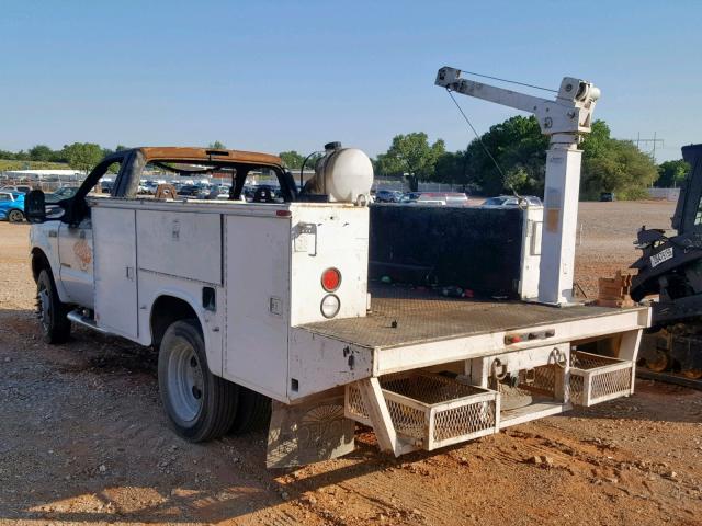 1FDAF56FX2ED27843 - 2002 FORD F550 SUPER WHITE photo 3